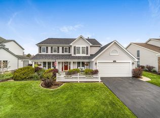 1858 Ashford Ln, Crystal Lake, IL 60014