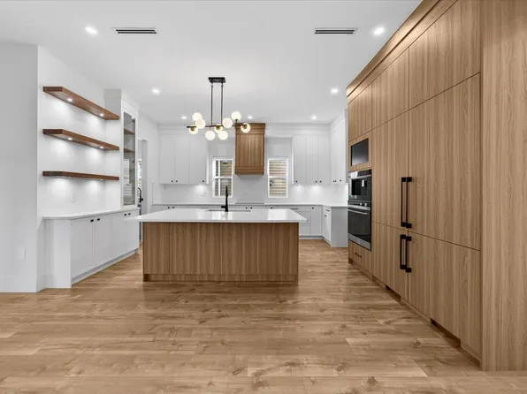 17317 103a Ave, Surrey, BC V4N 5R3