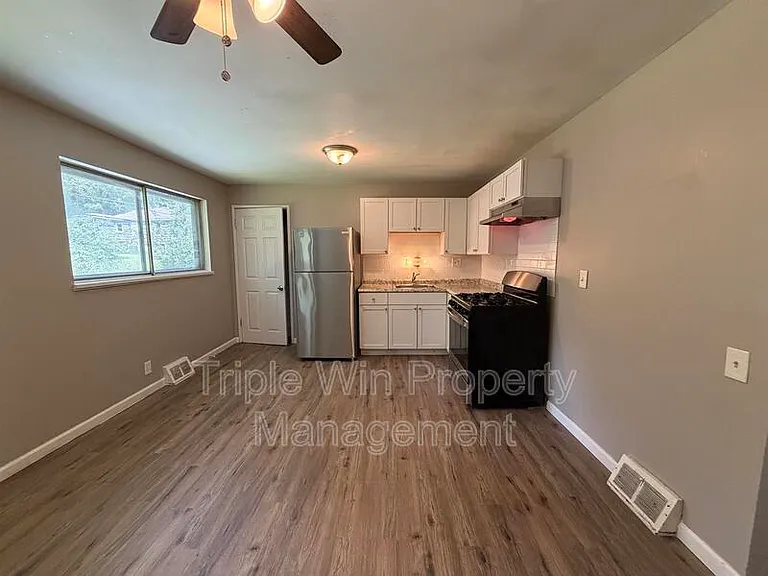 10329 Chesley Dr — Photo 13