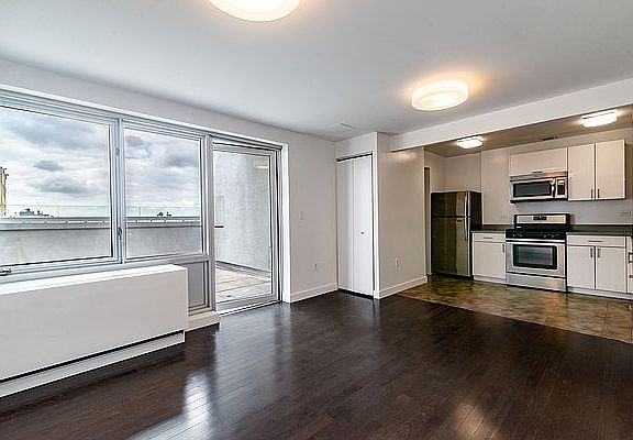 3rd image of 607 W 161st St APT 9C