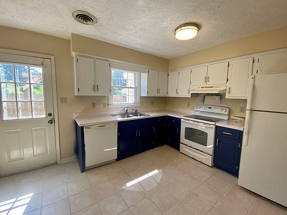 4th image of 6700 Jefferson Pl. #G