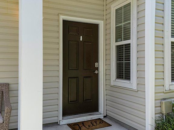 3rd image of 8902 Arbor Glen Dr