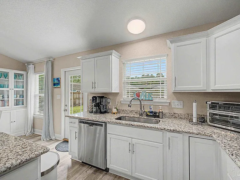 3613 Berkley Ln — Photo 15