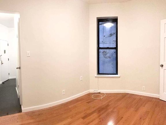5th image of 346 W 36th St APT 4