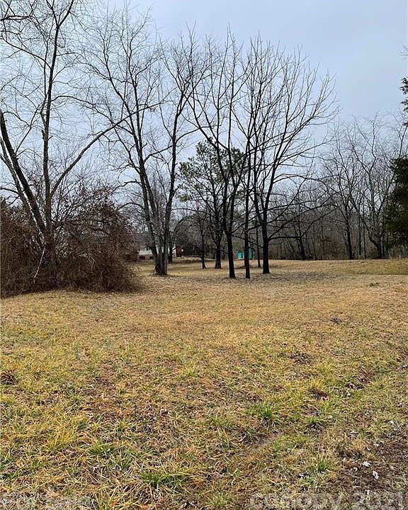 1st image of Pine Hollow Pl