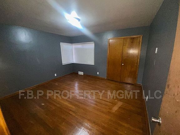 5th image of 19537 Goulburn Ave