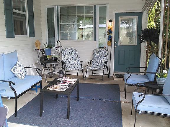 3rd image of 702 Oriole Ln