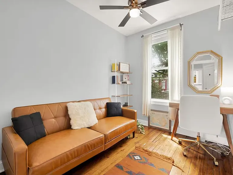 637 Keefer Pl NW — Photo 18