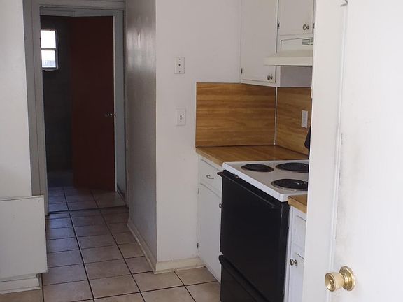 4th image of 8550 TRAMBLEY Drive S