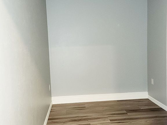 5th image of 3303 37th St W
