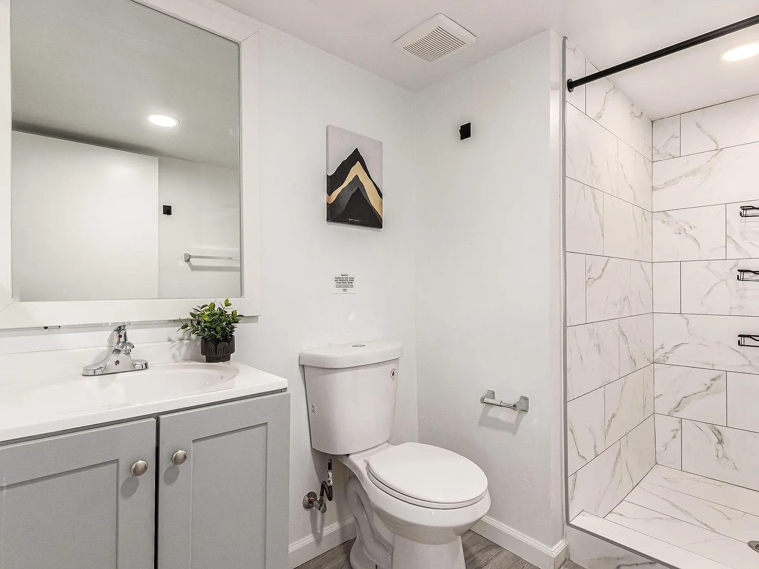 4 bed, 3.0 bath, 2200 sqft, $750 — Photo 4
