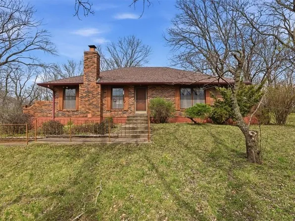 27934 W 85th Ter, De Soto, KS 66018