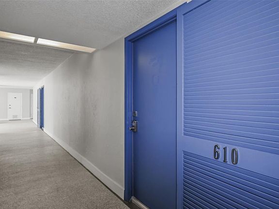 5th image of 500 Treasure Island Cswy APT 610