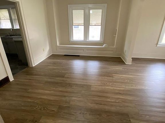 5th image of 602 N Fountain St