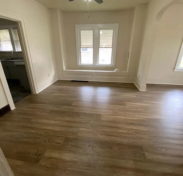 602 N Fountain St — Photo 5