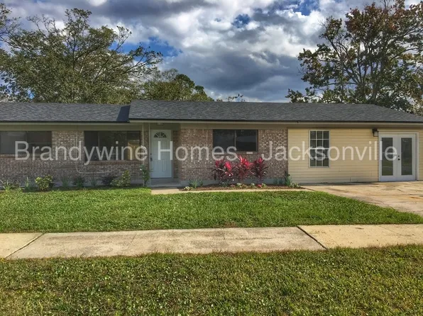 749 W Perryman Ln, Jacksonville, FL 32221