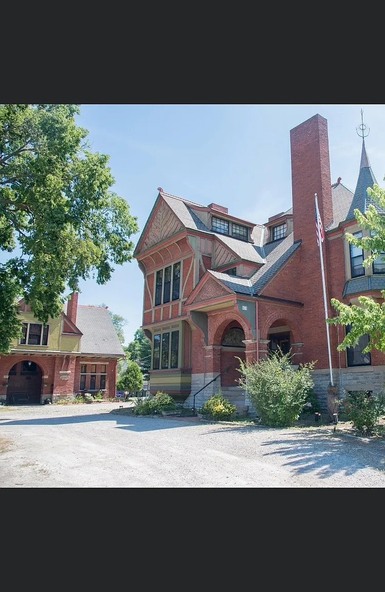 610 Dayton St — Photo 1