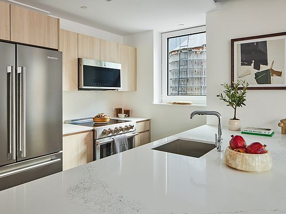3rd image of 339 W 38th St #18B