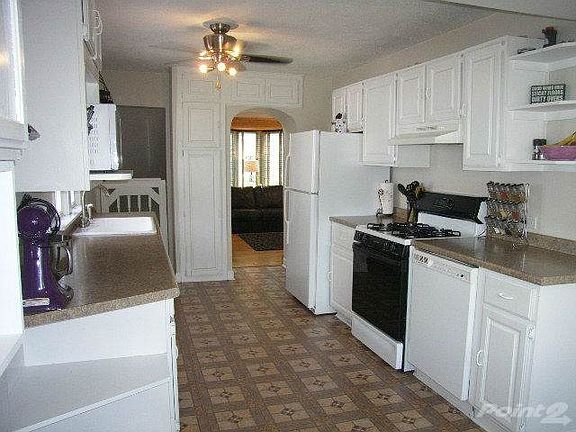 Ample Cabinet and Counter Space