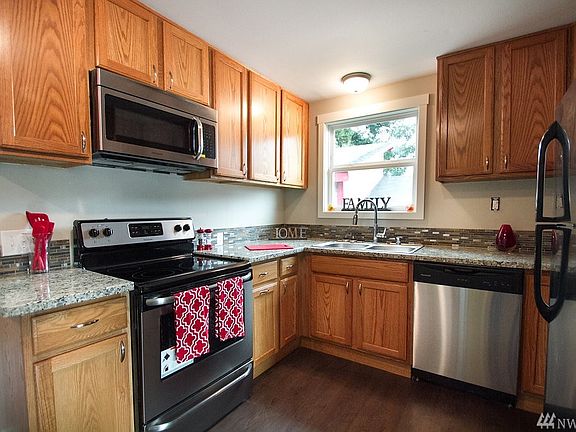 4th image of 4112 W G St