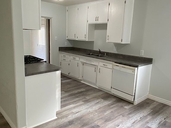 5th image of 600 Warne St