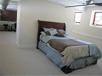 3rd image of 1501 W Horatio St APT 110