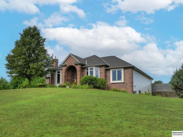 3846 Golden Eagle Cir, Blair, NE 68008