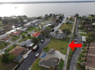 1826 Cherie Ln, North Fort Myers, FL 33917