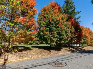 72 Hart Ave, Hopewell, NJ 08525