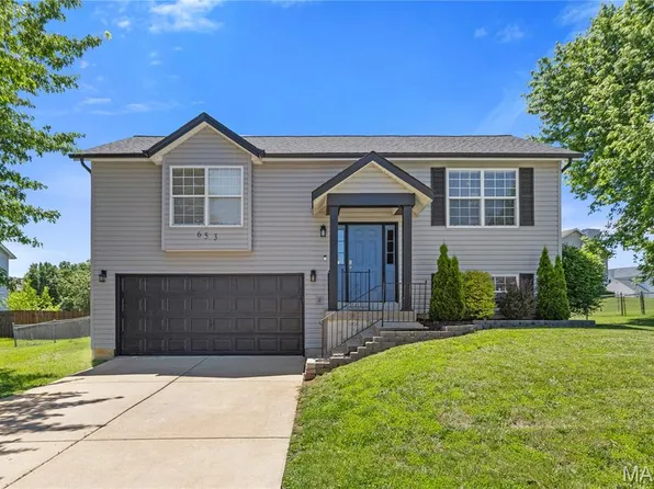 653 Loch Carron Dr, Wentzville, MO 63385