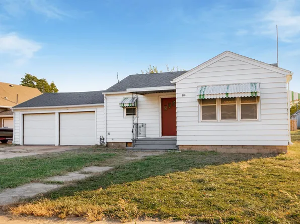 210 S Plum St, Pretty Prairie, KS 67570