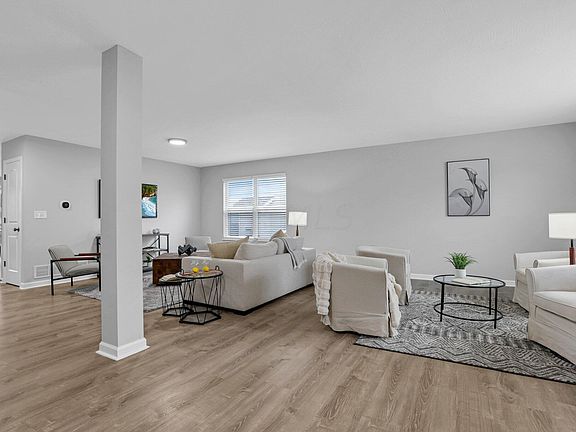 5th image of 608 Herrogate Sq