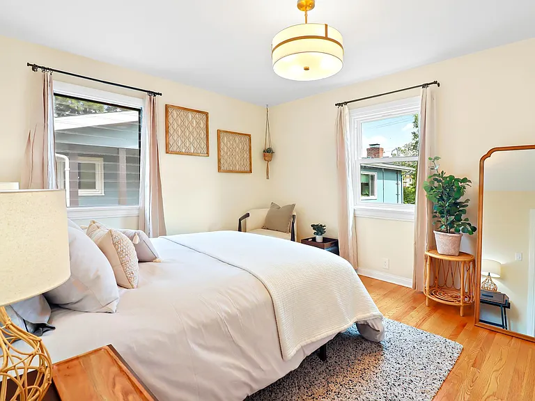 2402 W Silver Lake Dr — Photo 16