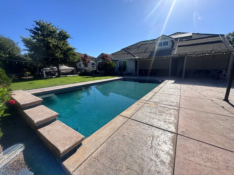 2055 Huntington Ct — Photo 4