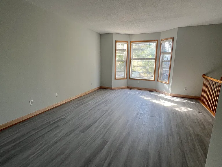 15747 Fremont Way — Photo 3