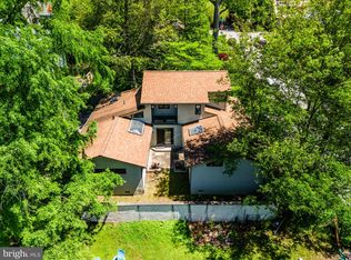 111 Hilltop Rd, Philadelphia, PA 19118