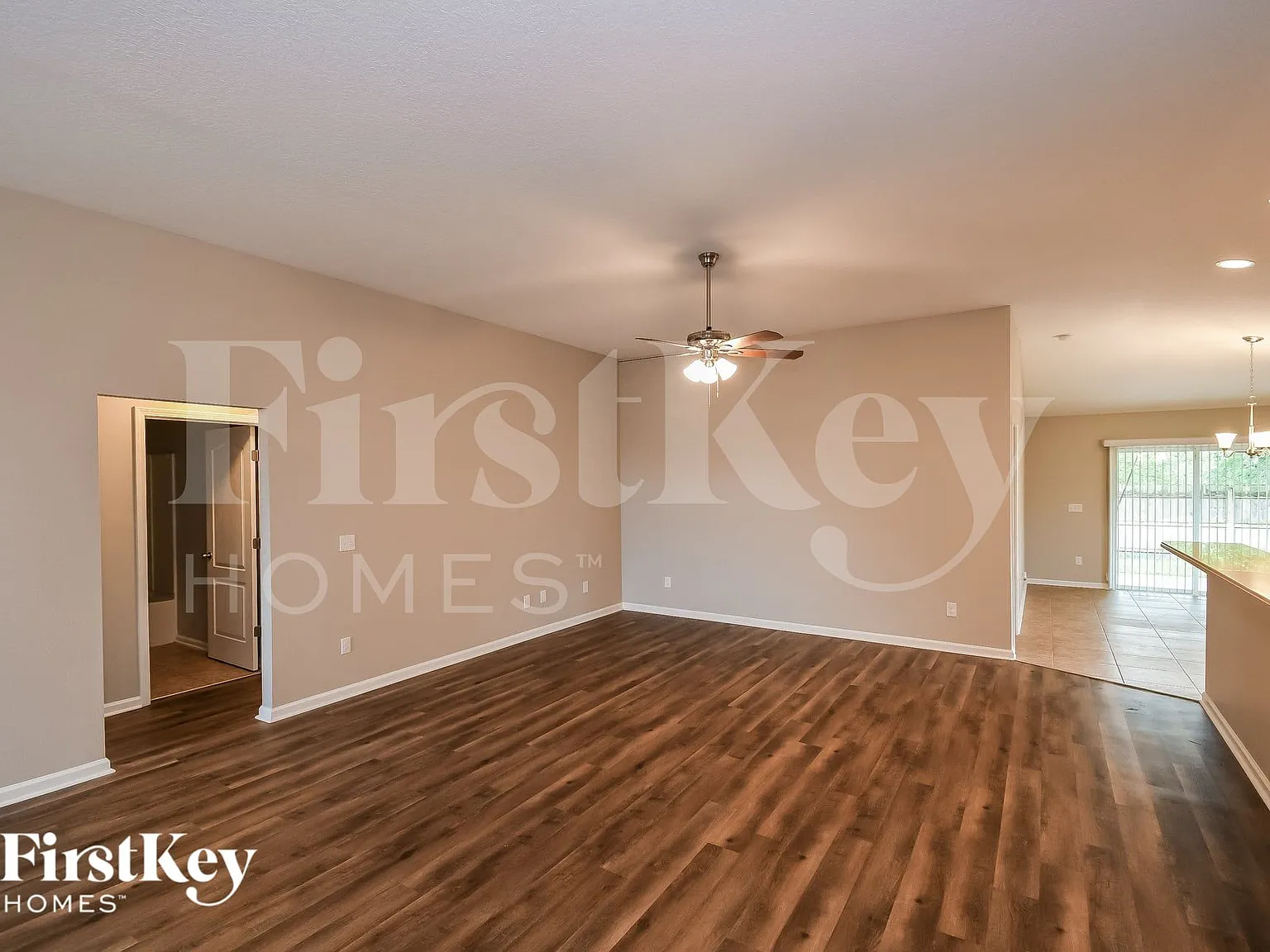 4 bed, 2.0 bath, 1798 sqft, $2,300 — Photo 3