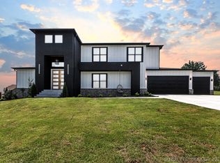 28590 E 73rd St S, Broken Arrow, OK 74014