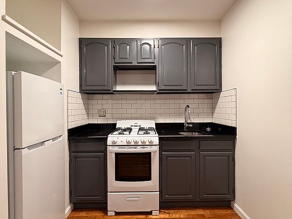 3rd image of 54 E 4th St APT 18