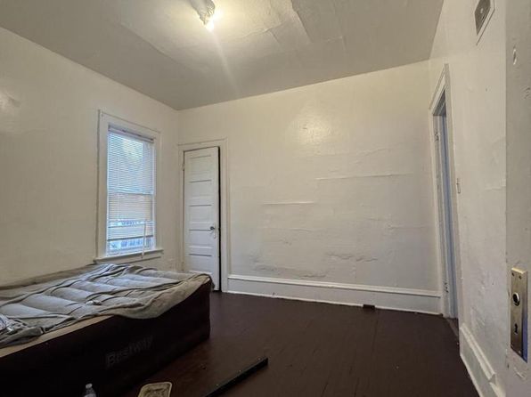 milwaukee-wisconsin-448377875 picture