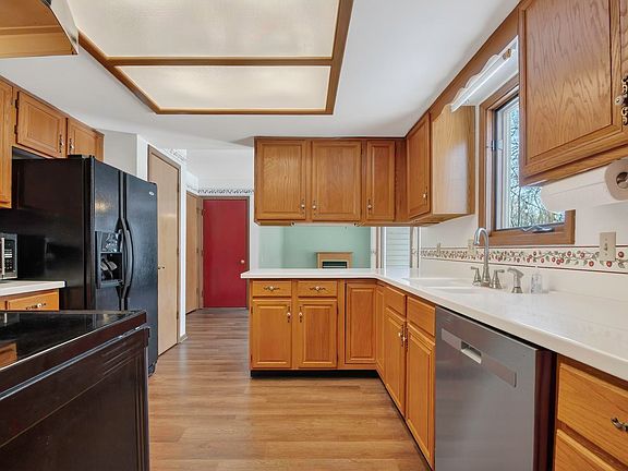 4th image of 7815 Sunderland Dr