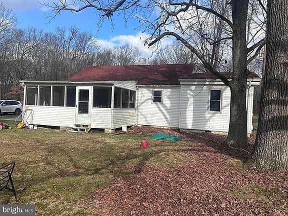 3rd image of 1419 Shady Rest Rd