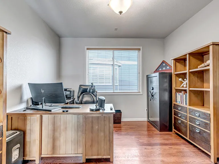 10168 Nottingham Dr — Photo 17