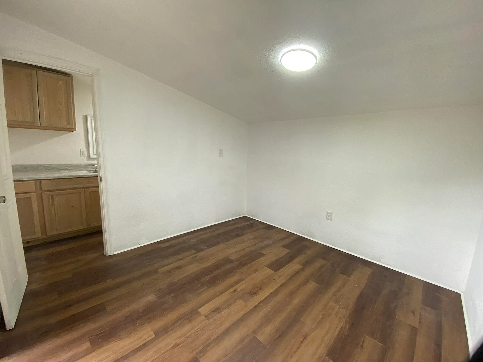 Studio, $1,100 — Photo 3