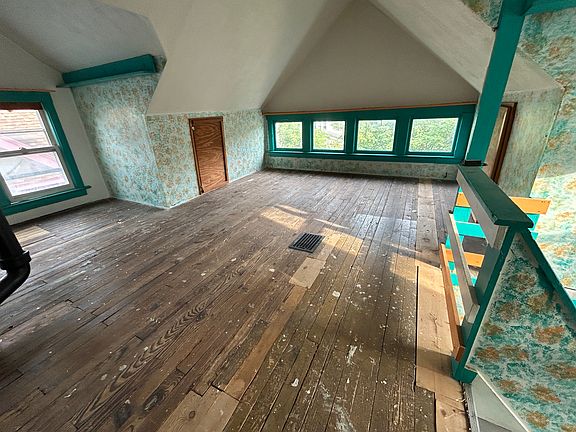 Nice clean attic space.