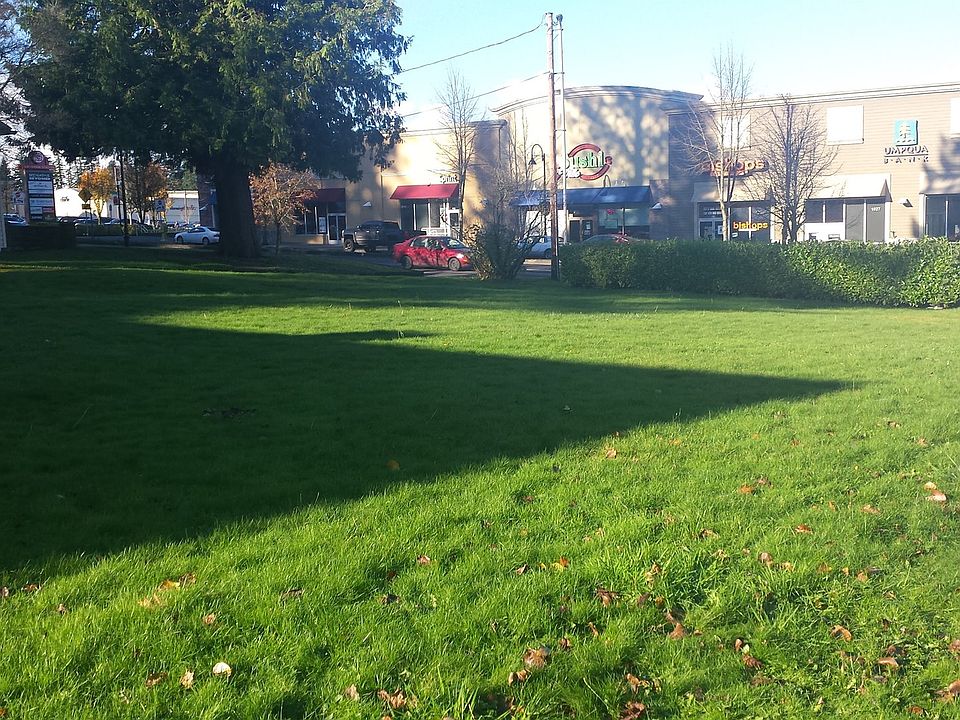 2nd image of 0 NW Division St