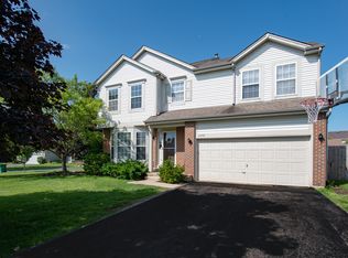 2368 N Old Pond Ln, Round Lake Beach, IL 60073