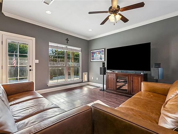 4th image of 4405 Bay View Dr