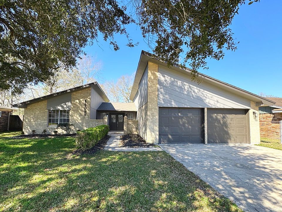 1st image of 11 Heritage Dr