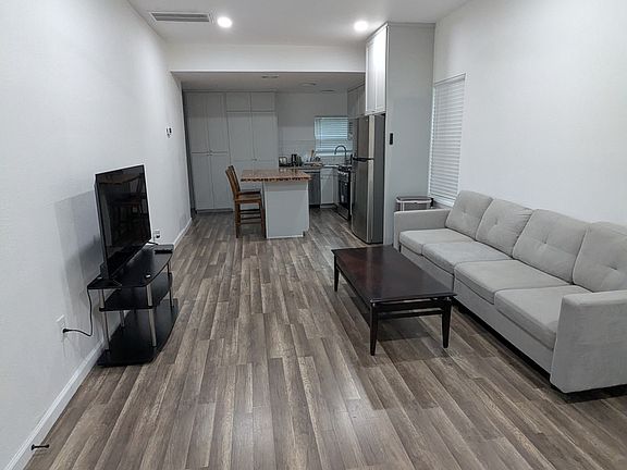 5th image of 1215 E 12th St #2